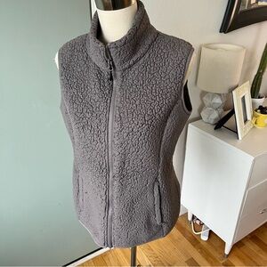 Amazon Essentials fleece vest